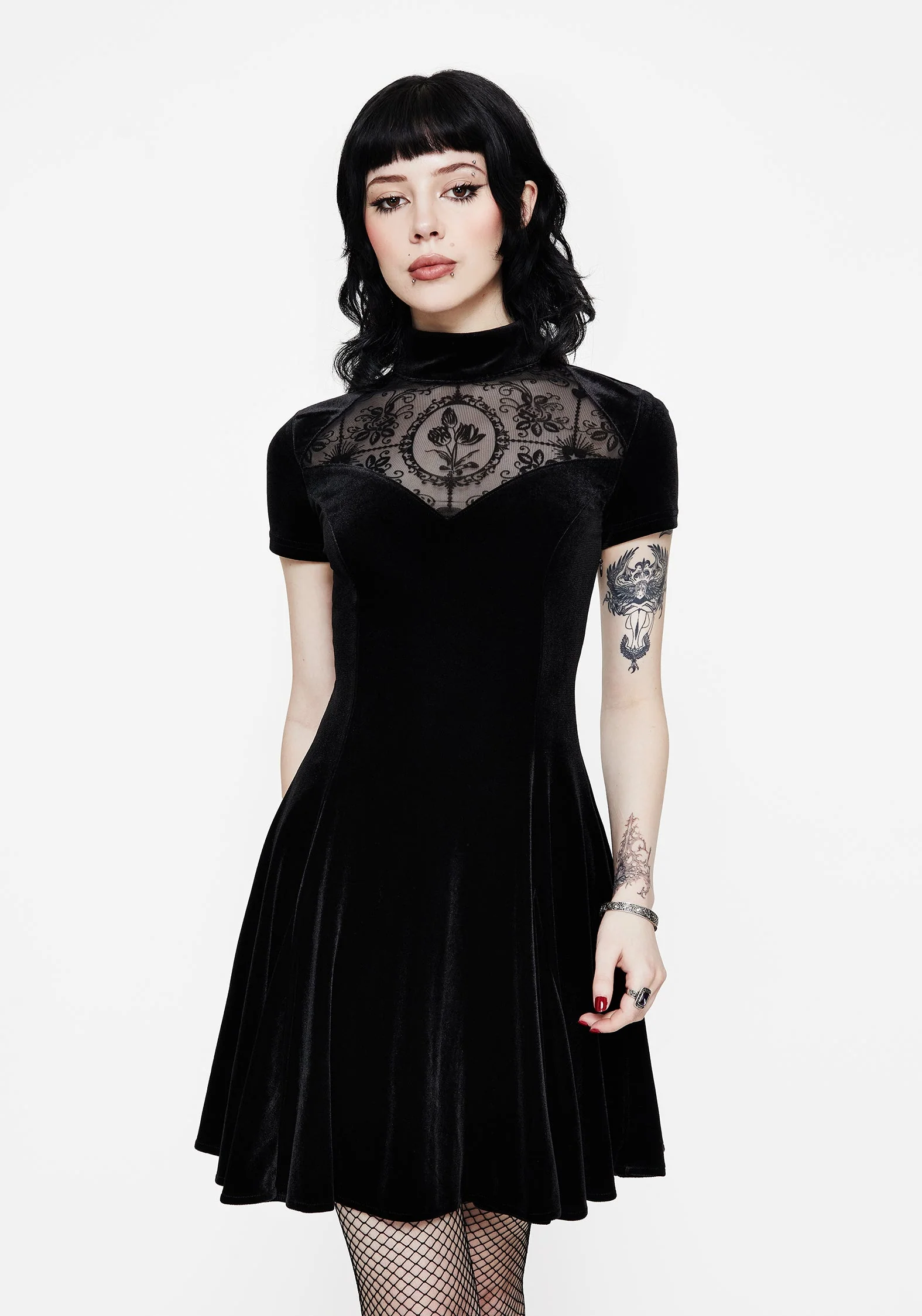 Cameo Hoch Hals Beflockt Mesh Insert Skater Mini Kleid - Image 4