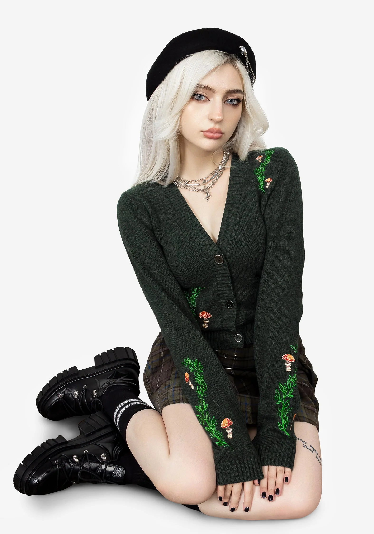 Fable Bestickt Cardigan - Image 4