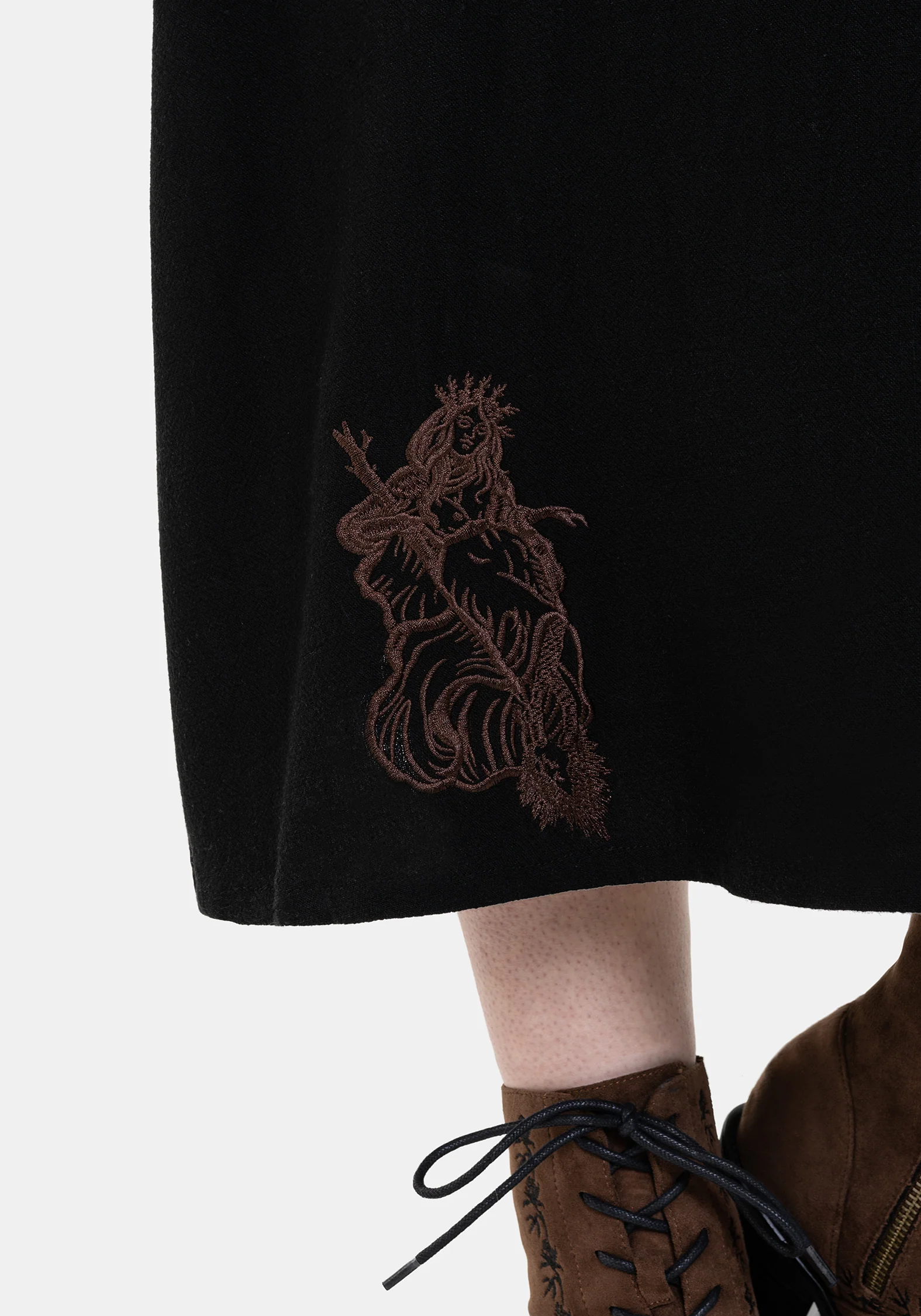 Hexborn Leinenmischung Baba Yaga Bestickt Midi Kleid - Image 5