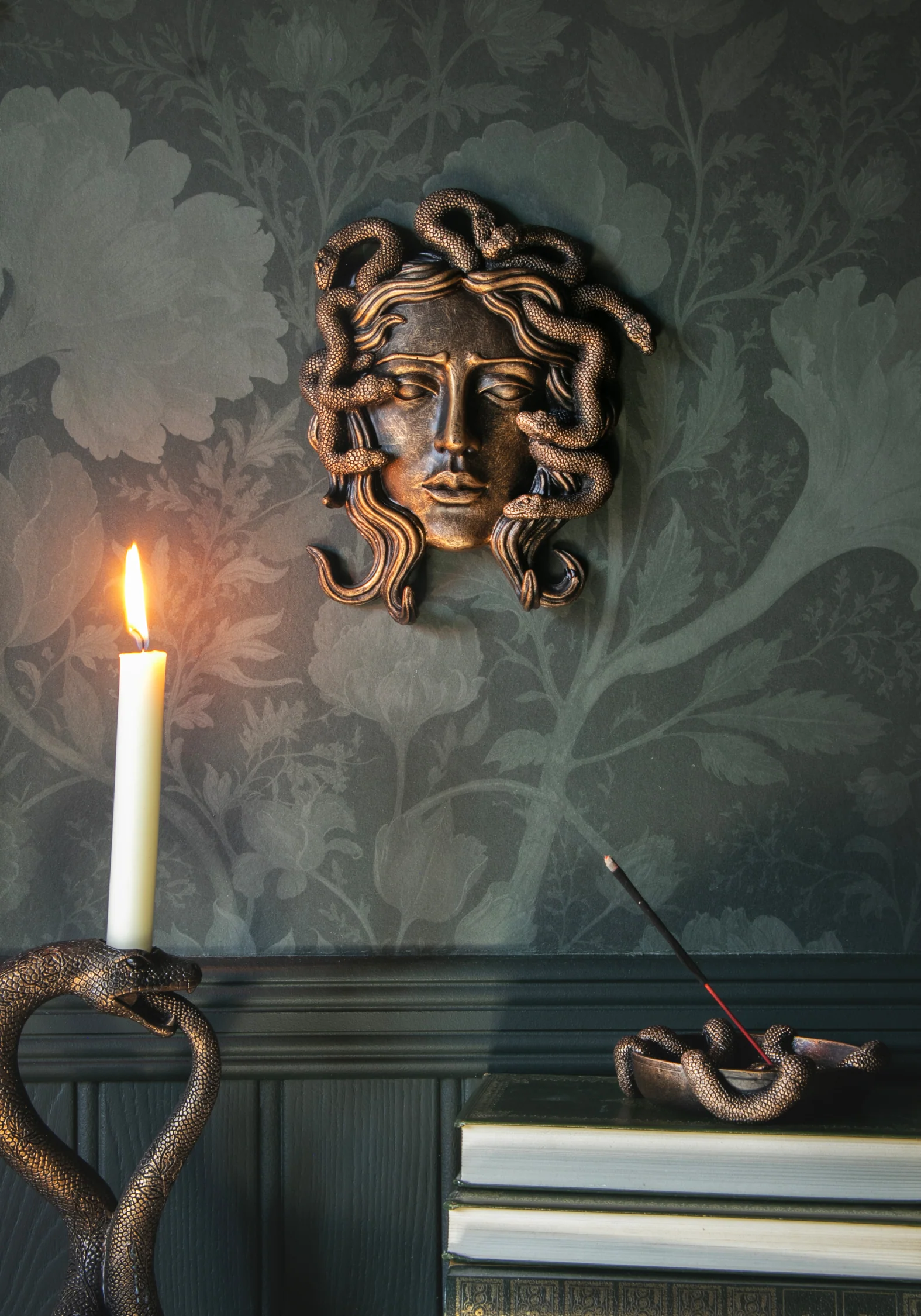 Lythora Medusa Wall Hanger - Image 2