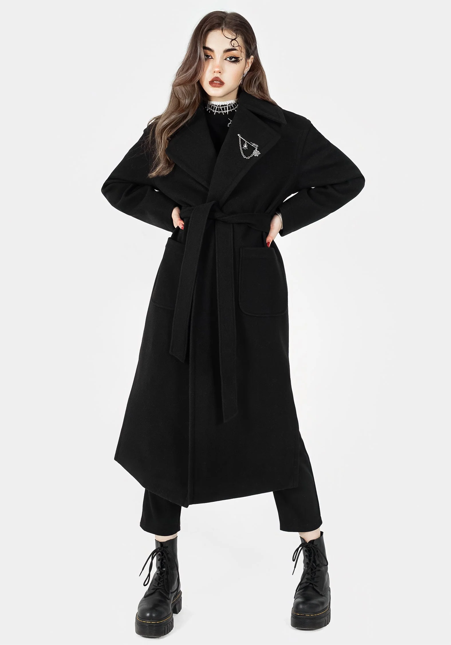 Meltdown Oversize Mantel Mit Brosche - Schwarz