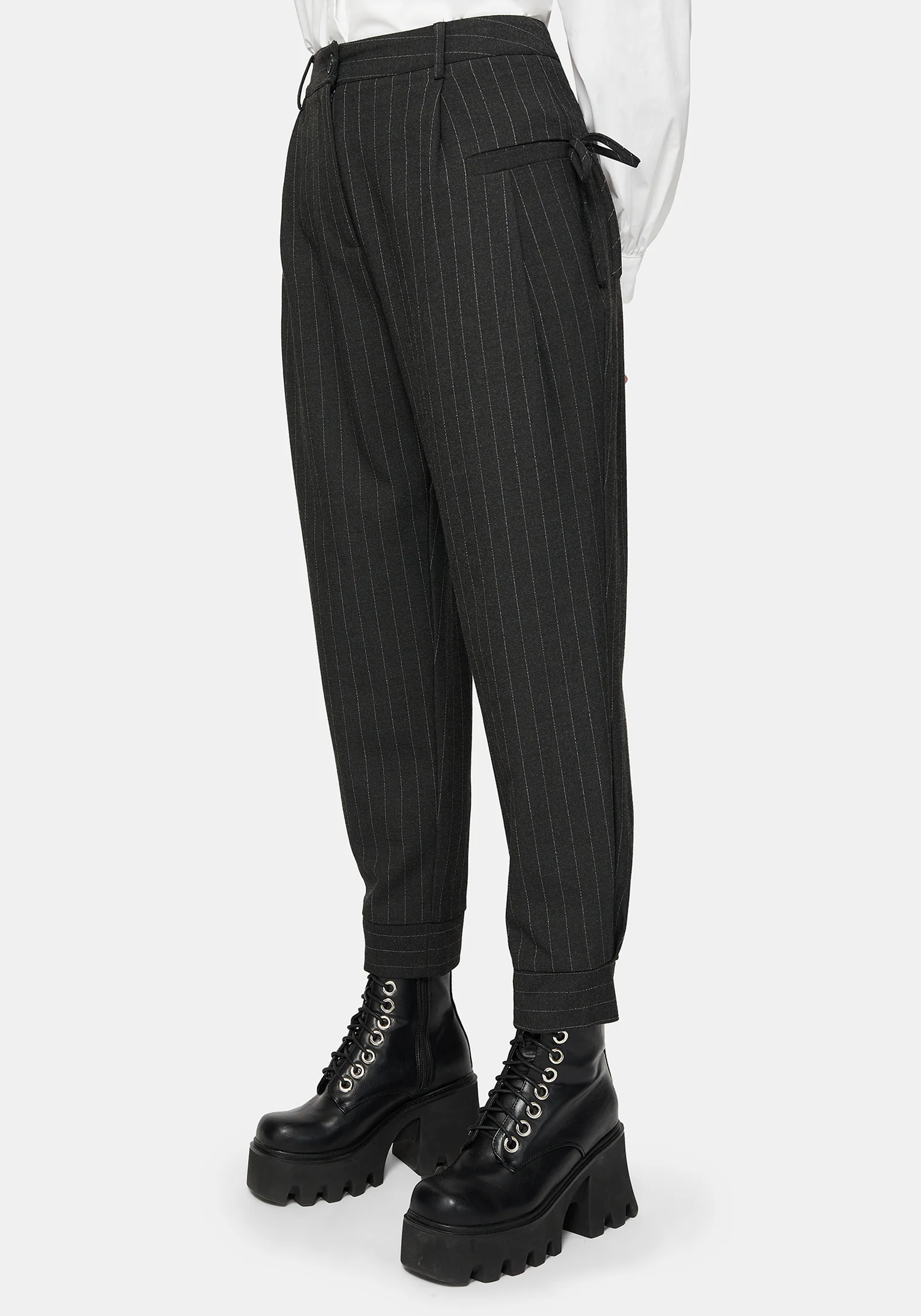 Sabrina Nadelstreifen Schleife Detail Hose